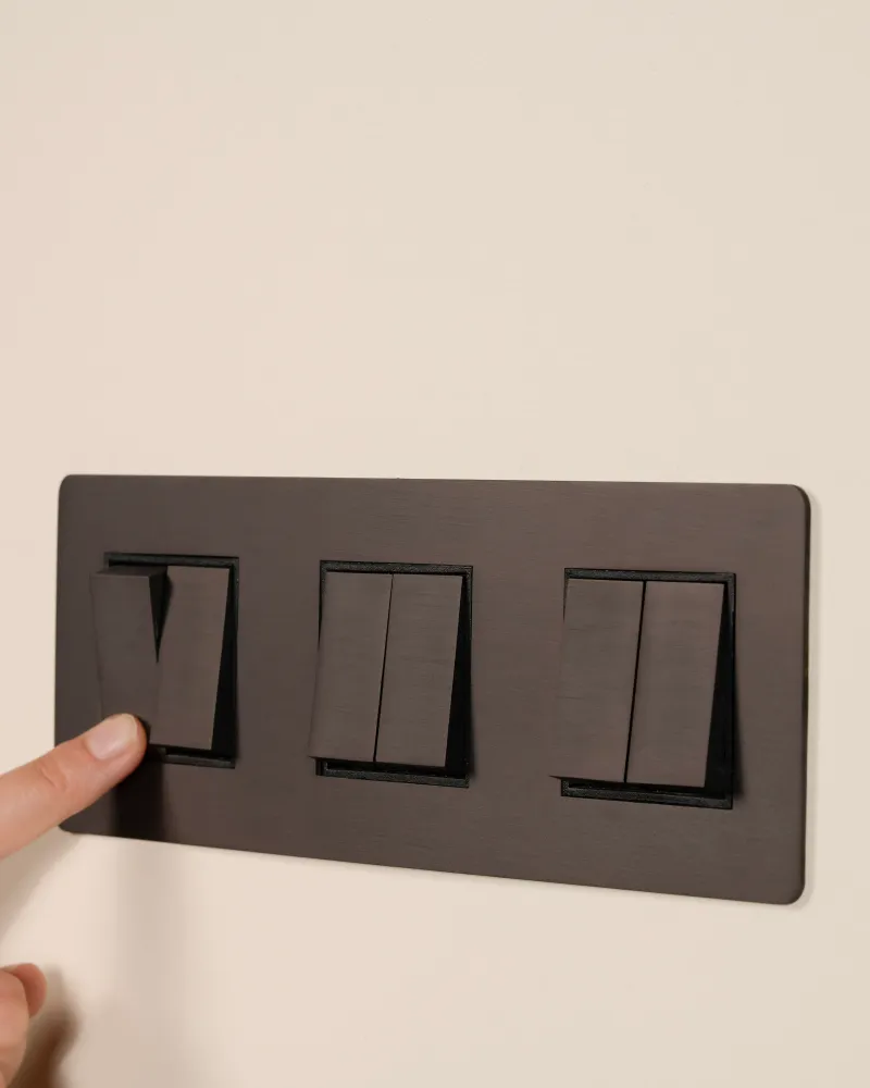 Kew Triple 6x Rocker Switch - Kovově hnědý | Black