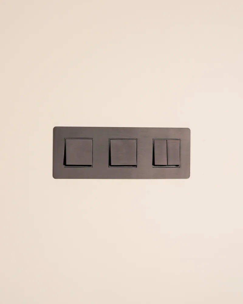 Kew Triple 3x Rocker Switch - Warm finish | Black