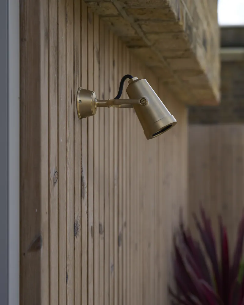 Cambridge Wall Spotlight – Antique Zlatý kov