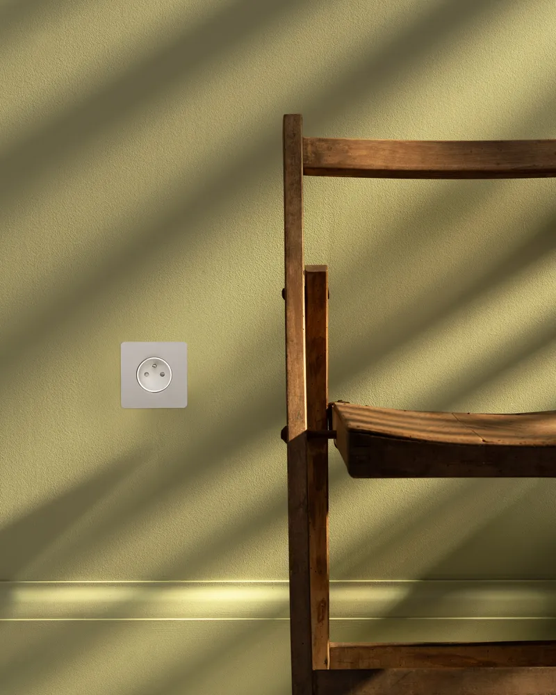 Kew Single French/Belgian Type E Socket - Polished Nickel | White