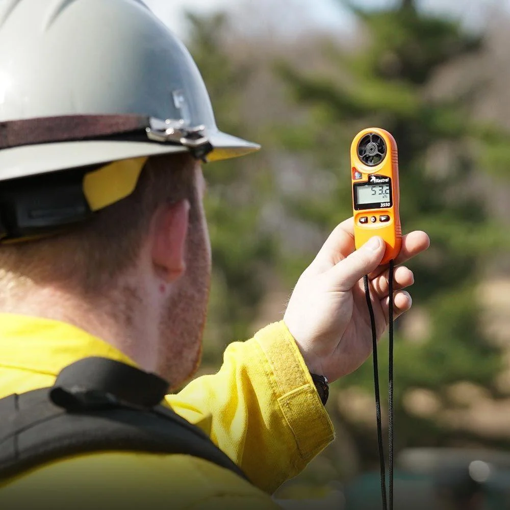 Kestrel 3550FW kapesní měřič požárního počasí s Bluetooth