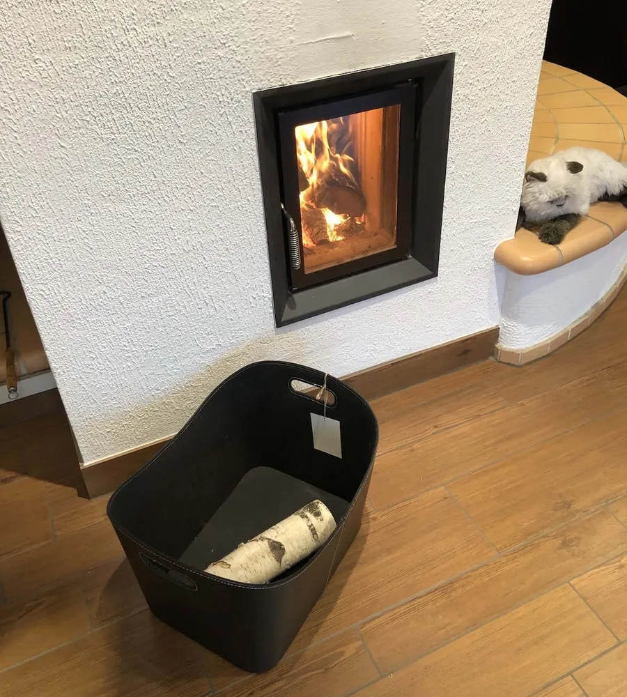 Koš na dřevo "Helfta" obdélníkový černý imitace kůže s vnitřním fleecem