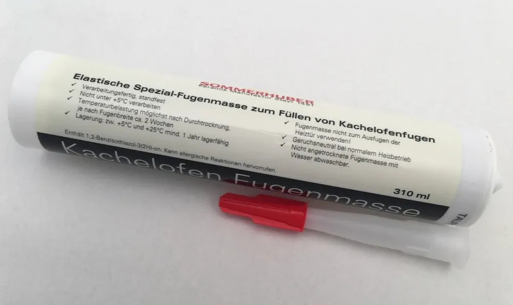 Elastický tmel na spáry v barvě PEARL WHITE pro krby kachlová kamna v kartuších