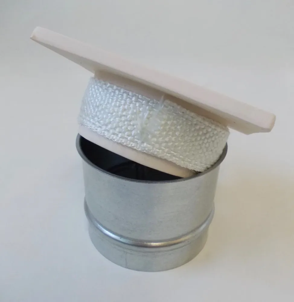 Keramická čisticí zásuvka čtvercová "14 x 14 cm" s kulatou montážní objímkou