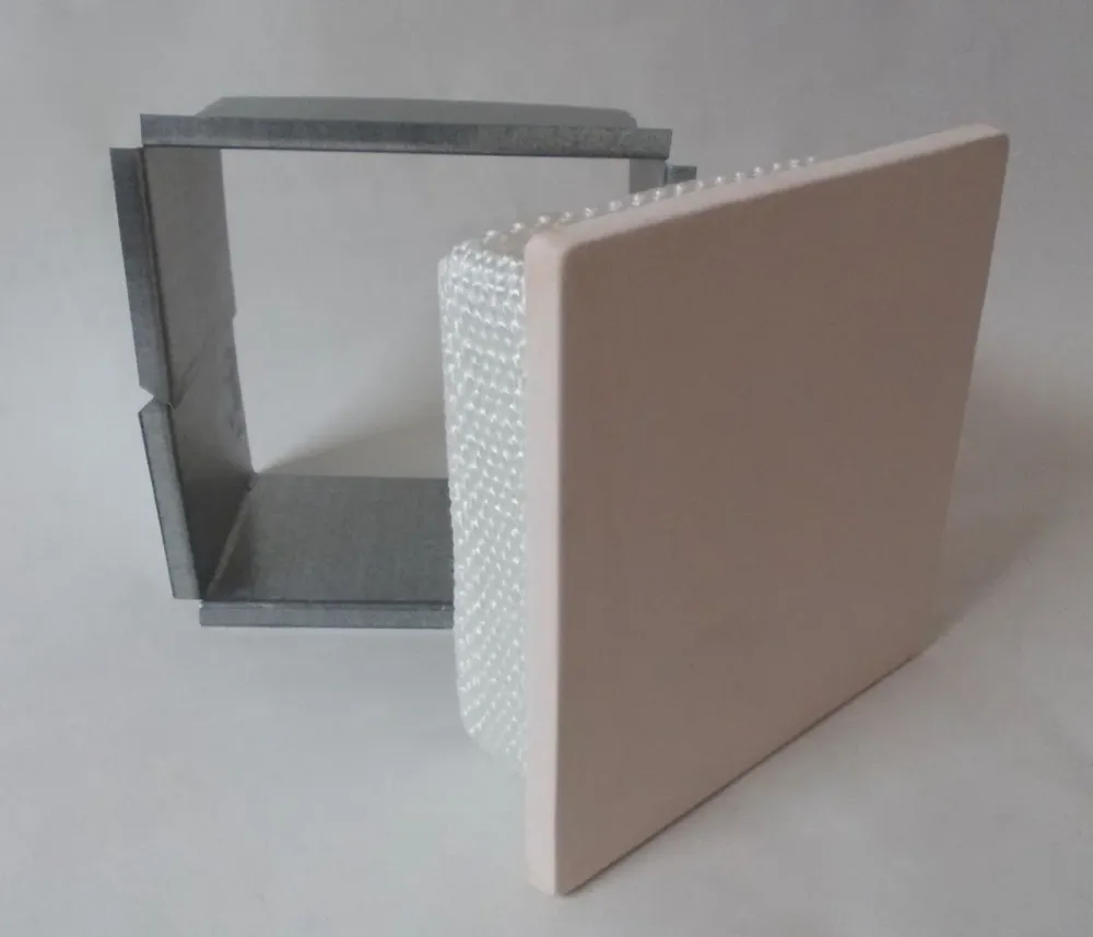 Keramická čisticí zásuvka čtvercová "14 x 14 cm" se čtvercovou montážní objímkou