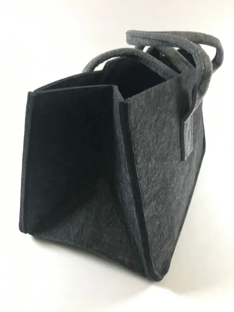 Pytel na palivové dříví z tmavě šedé plsti se světle šedou rukojetí 48x28x25cm