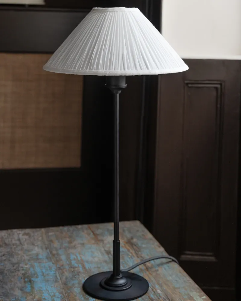 Cotswold Medium Table Lamp Pleated Alabaster White - Kovově hnědý
