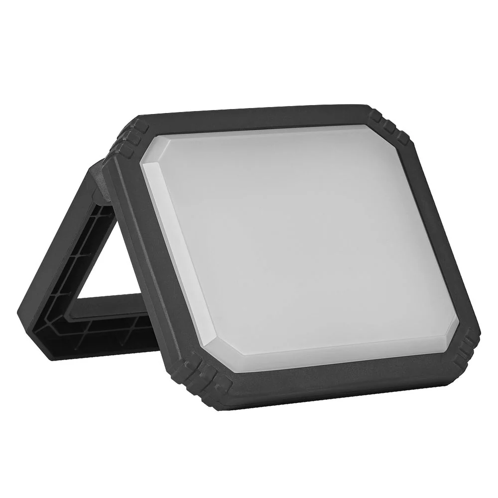 Černé pracovné svítidlo 10W BATTERY, studená denní bílá