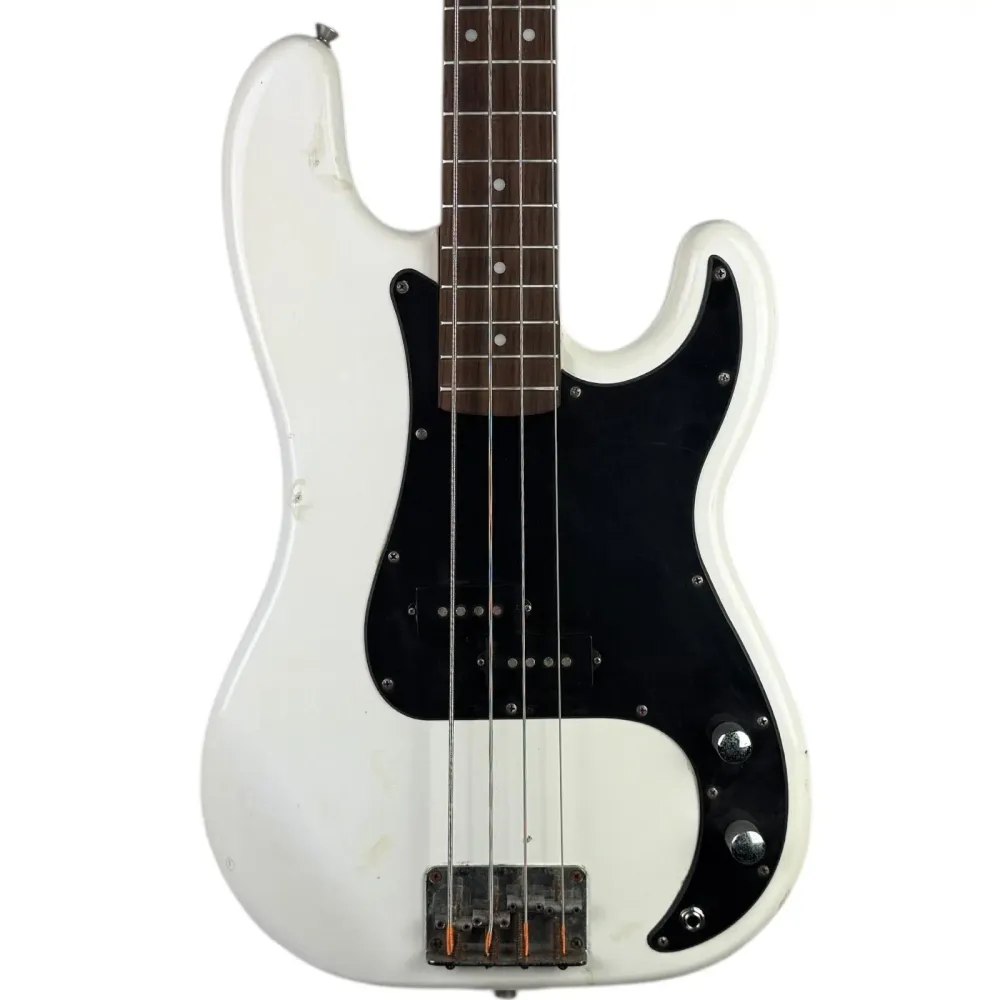 Fender Japan Precision Bass - Bílá