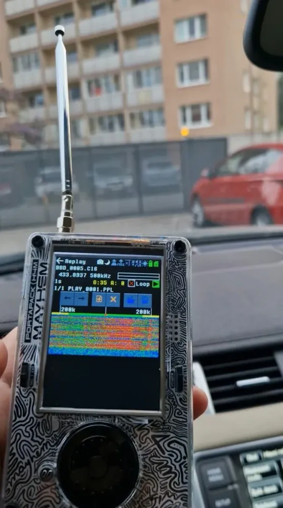 HackRF One s PortaPack H4M Mayhem - kompletní sada