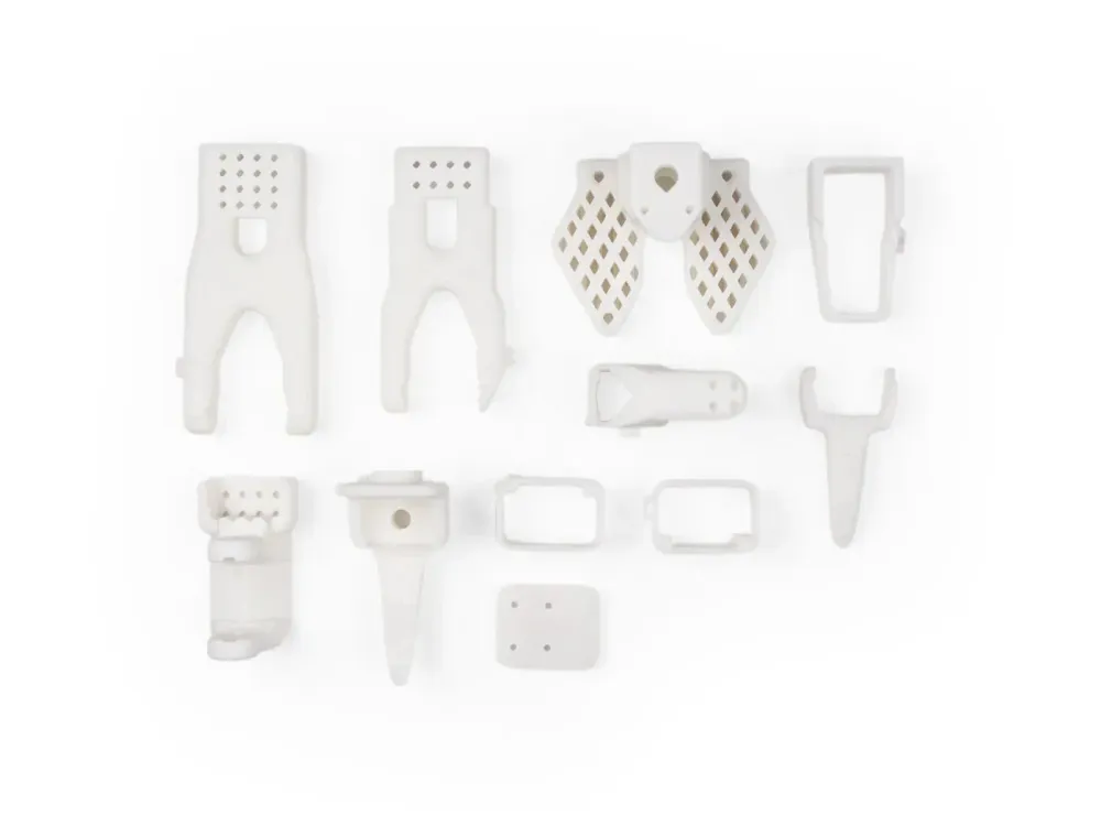 Seeed Studio SO-ARM101 Nízká cena AI rameno 3D tištěný skelet