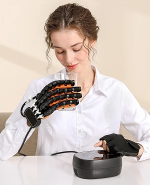 Humanoidní Servisní Robot s Multi-Hmatovou Rukou