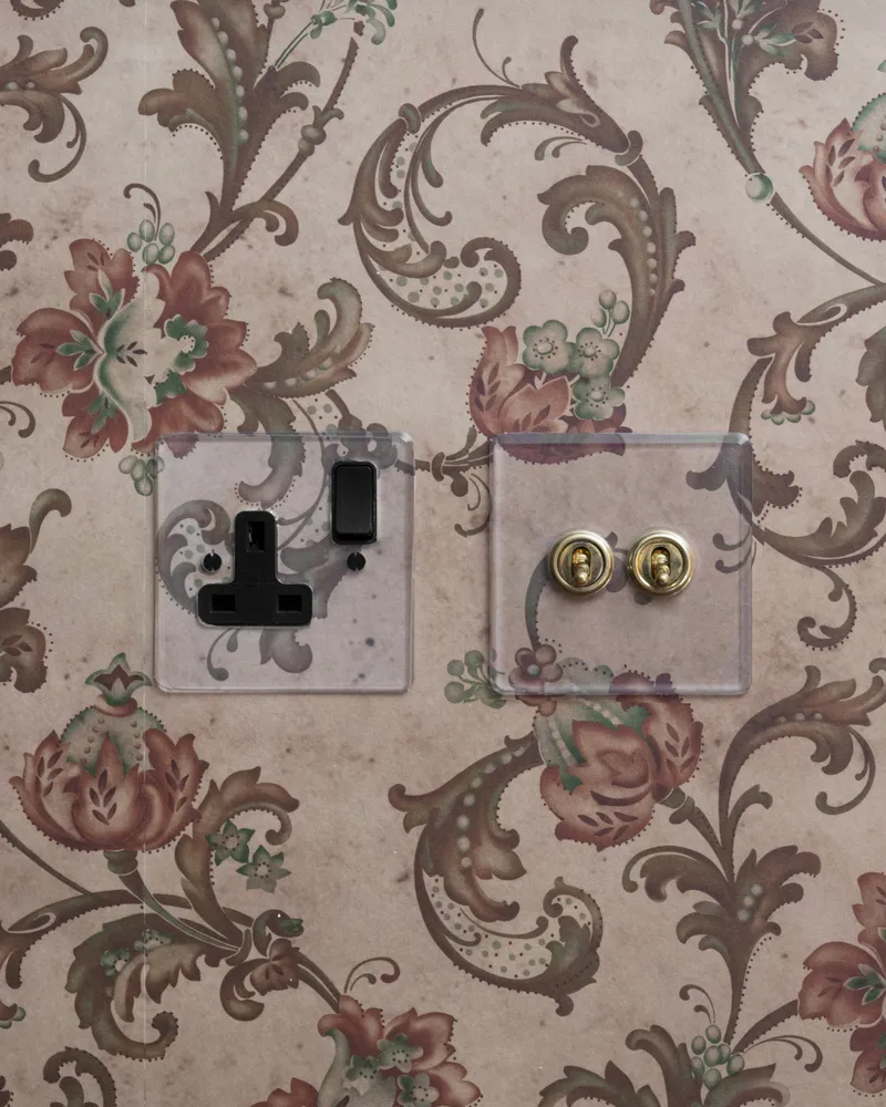 Single Socket - Průhledný | Black