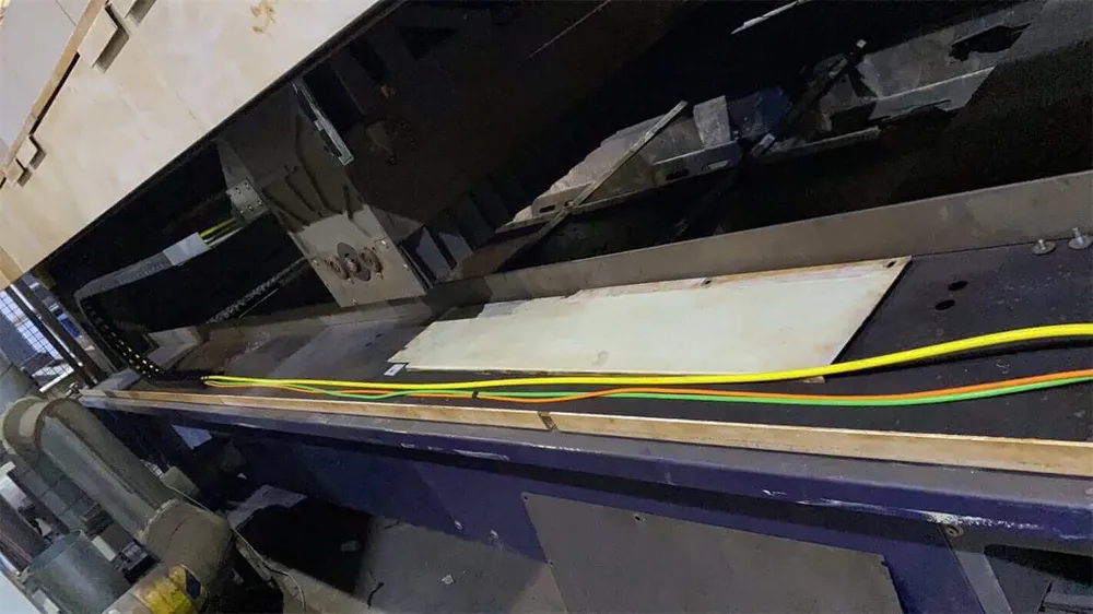 Služ přestavby laseru z CO2 laseru na vláknový laser Sky Fire Laser