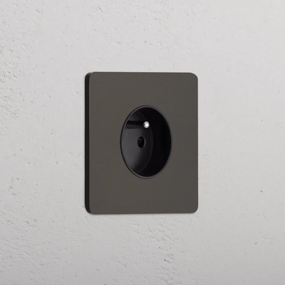 Grove Triple 3x French/Belgian Type E Socket - Polished Nickel | Black