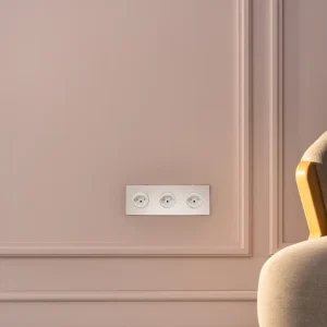 Kew Triple 3x Swiss Type J Socket - Polished Nickel | White