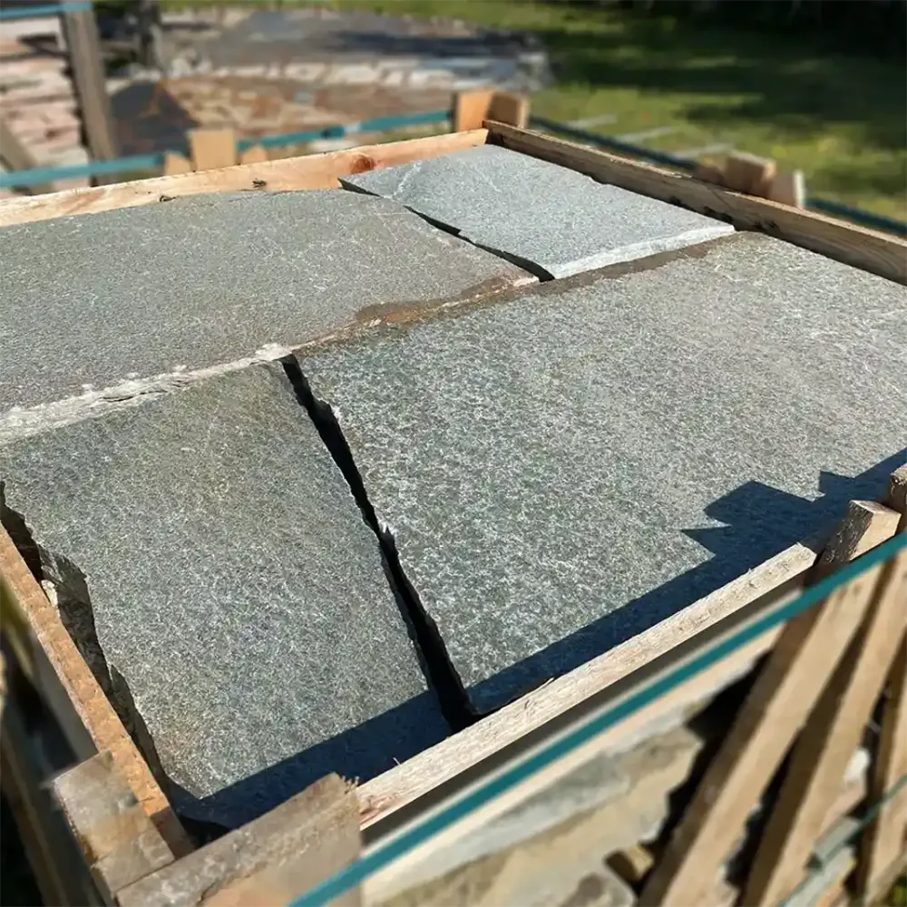 110 m² Kvarcit drcené kamenné desky Jasmares 2,5-4 cm za 58,50 €/m² bez nákladů na dopravu