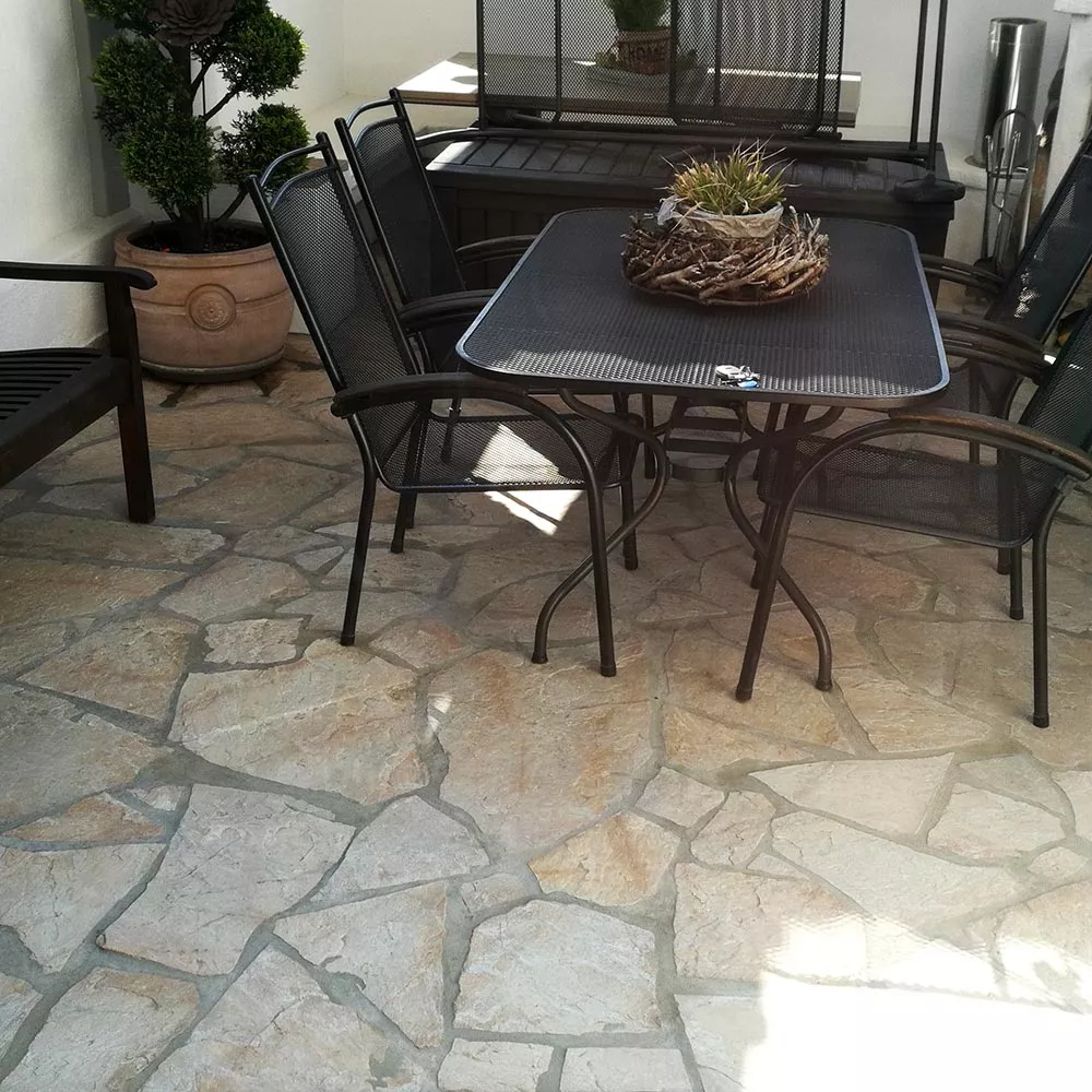 50 m² Kvarcit polygonální desky Clara 2-3 cm za 56 €/m² bez nákladů na dopravu