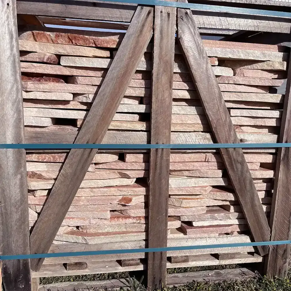 10 m² kvarcitové drcené kamenné desky Antares 2,5-4 cm za 90,50 €/m² bez nákladů na dopravu