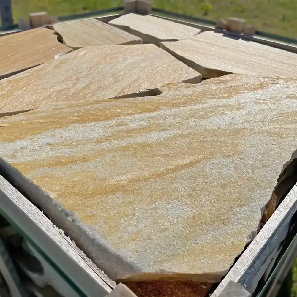 60 m² Kvarcitové drcené kamenné desky Auralis 2,5-4 cm za 68,50 €/m² bez nákladů na dopravu
