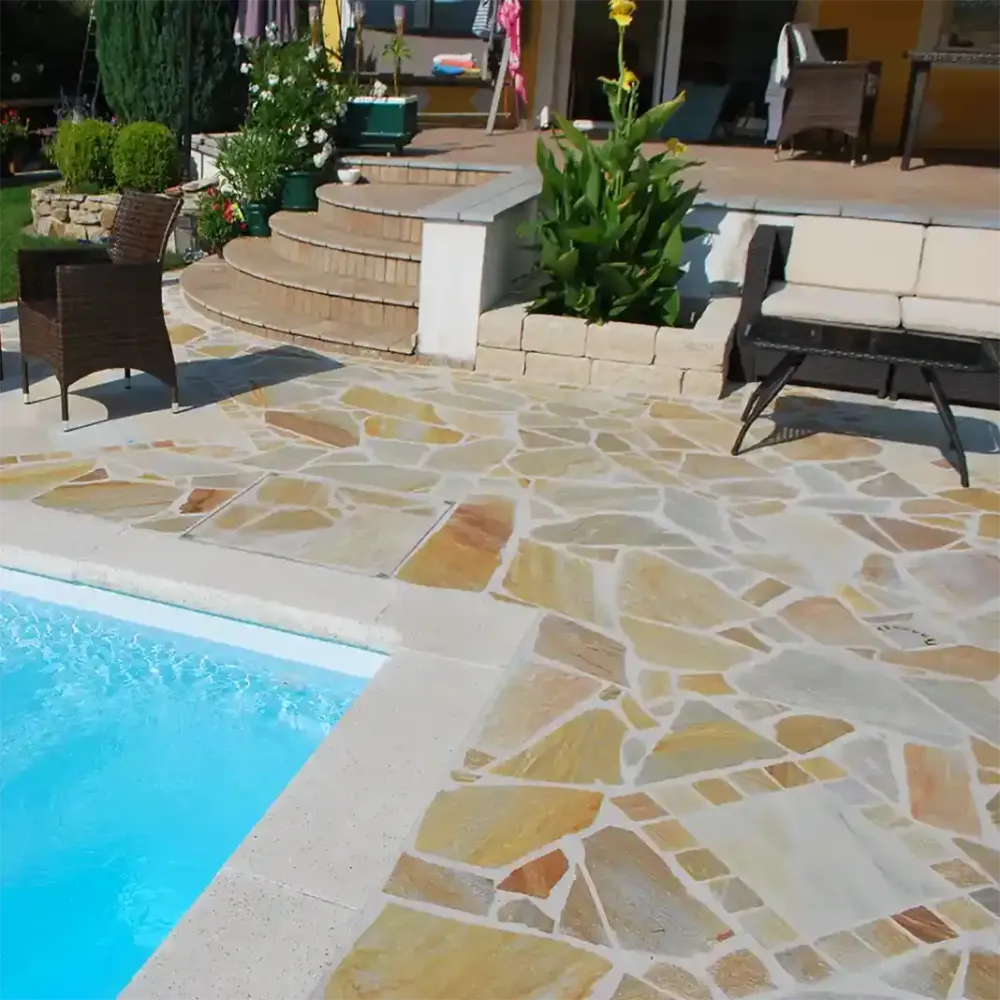 60 m² Kvarcitové drcené kamenné desky Auralis 2,5-4 cm za 68,50 €/m² bez nákladů na dopravu