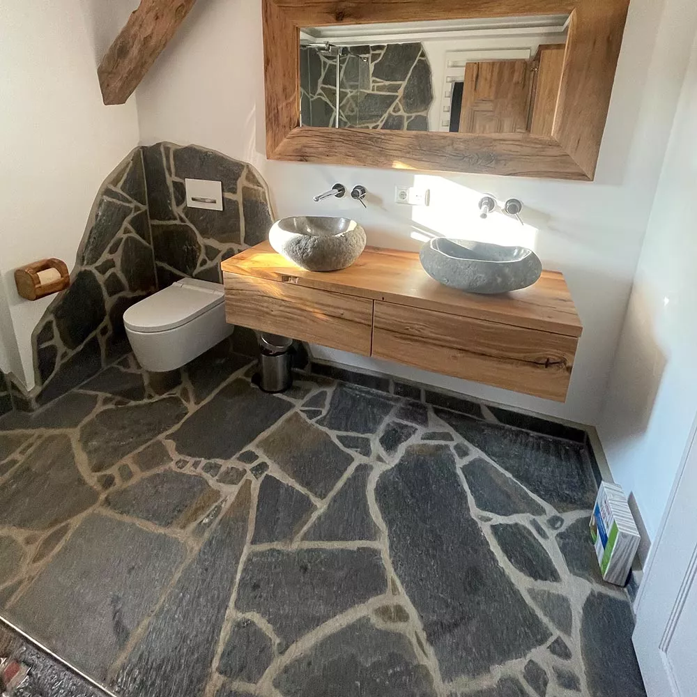 40 m² polygonální desky kvarcit Deep Sea 2-3 cm za 57 €/m² doprava zdarma