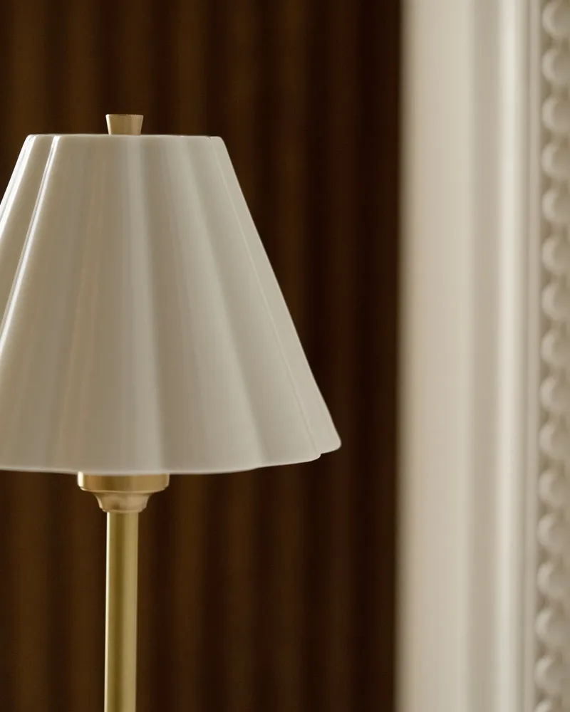 Cotswold Small Table Lamp Fine Porcelain - Antique Zlatý kov