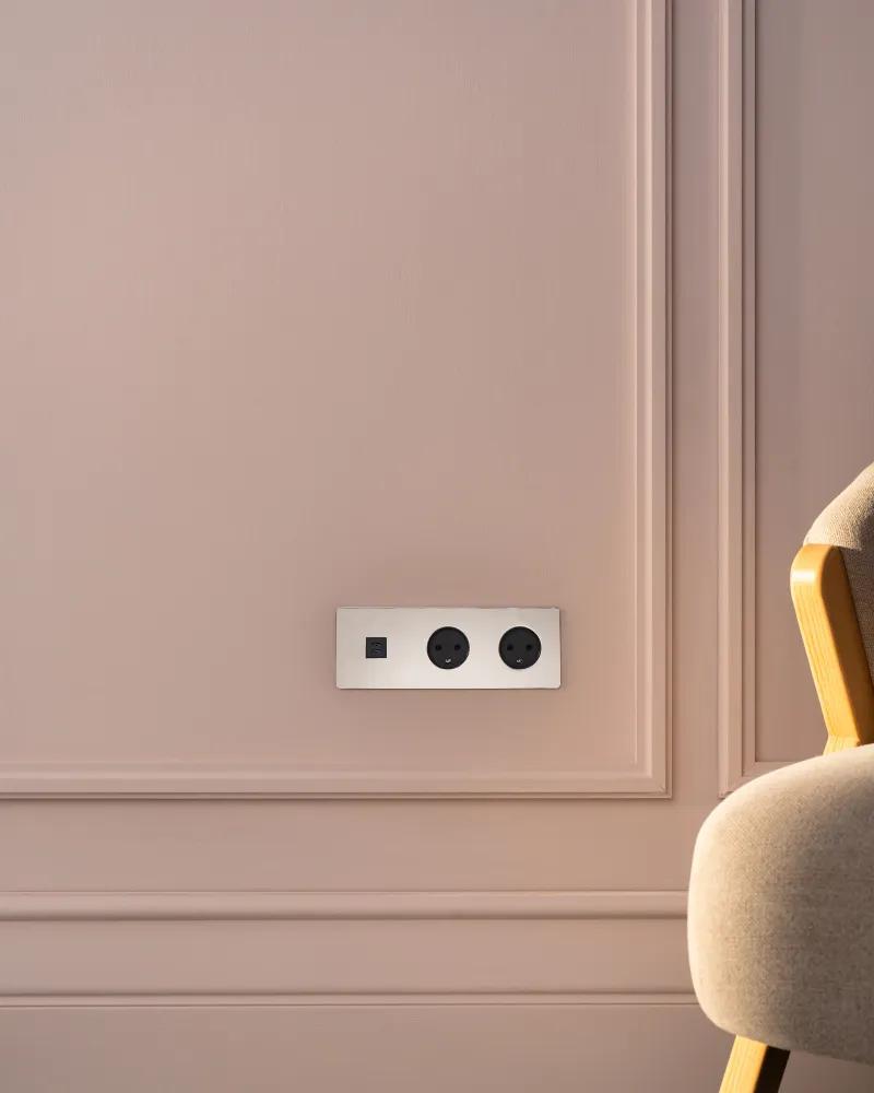Kew Triple USB TYPE-C 30W & 2x Danish Type K Socket - Polished Nickel | Black
